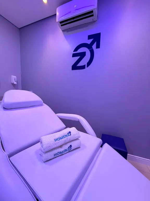 e1615045-b6d5-4e5a-bf6a-6373de4079cd_half